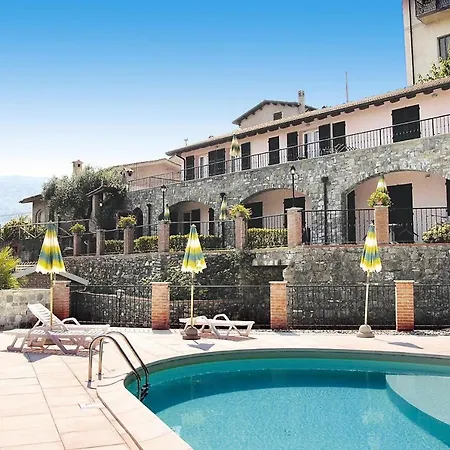 Appartement In Castellaro With Terrace