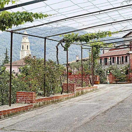 Apartmán In Castellaro With Terrace